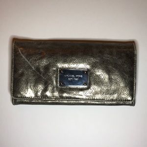 Metallic wallet